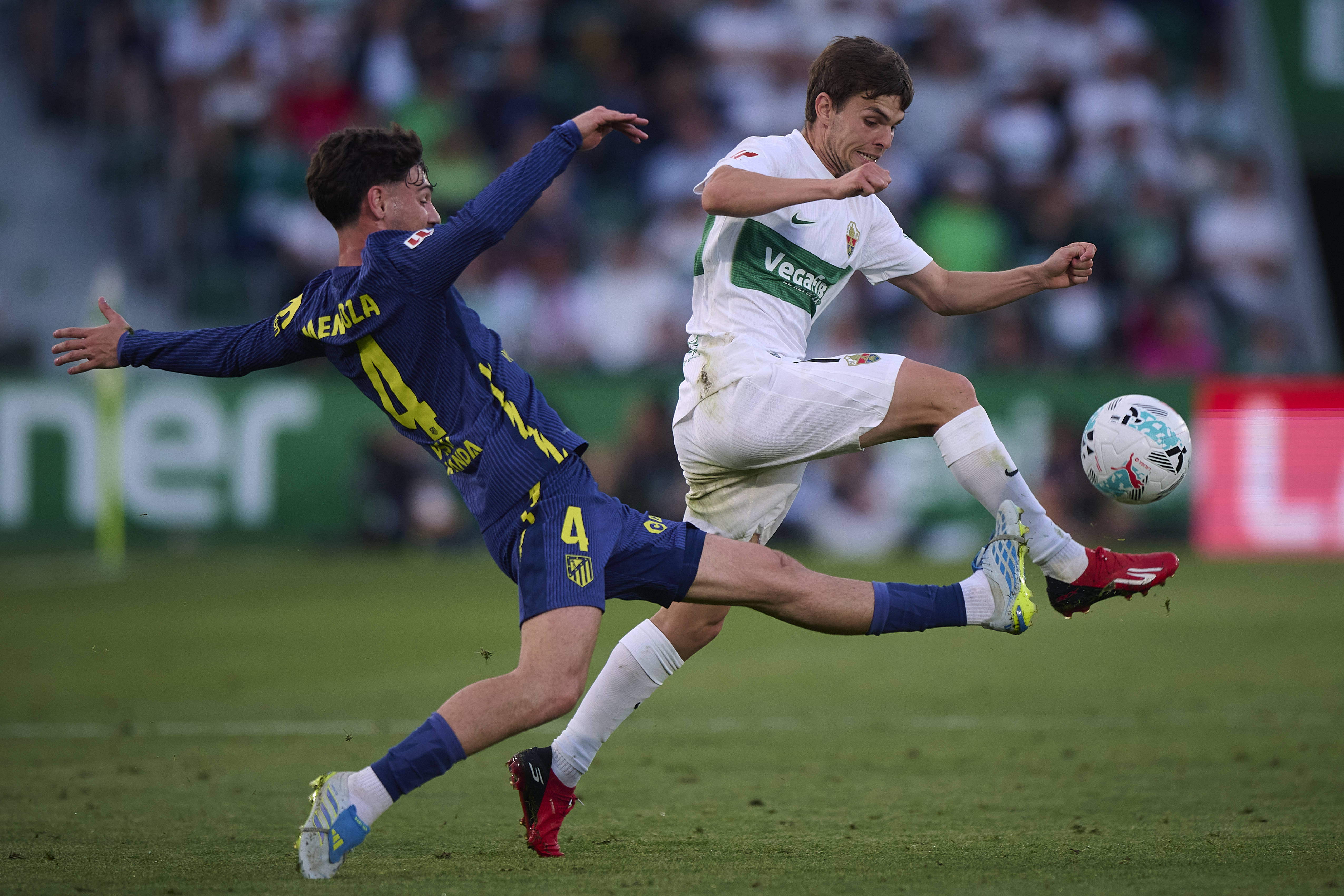 （体育）足球——西甲：埃尔切胜马德里竞技