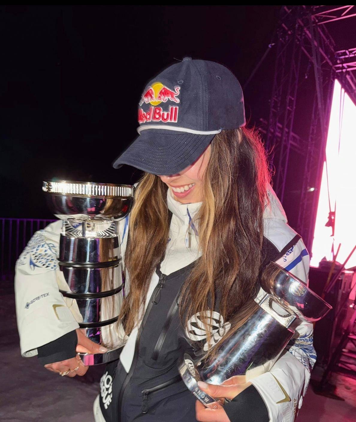 一觉醒来，谷爱凌又夺冠了！同时斩获莱克斯站+年终总决赛冠军